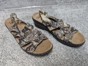 Clarks Lexi Marigold Q Sandals Womens Size 9M Beige Snake Print Wedge Comfort